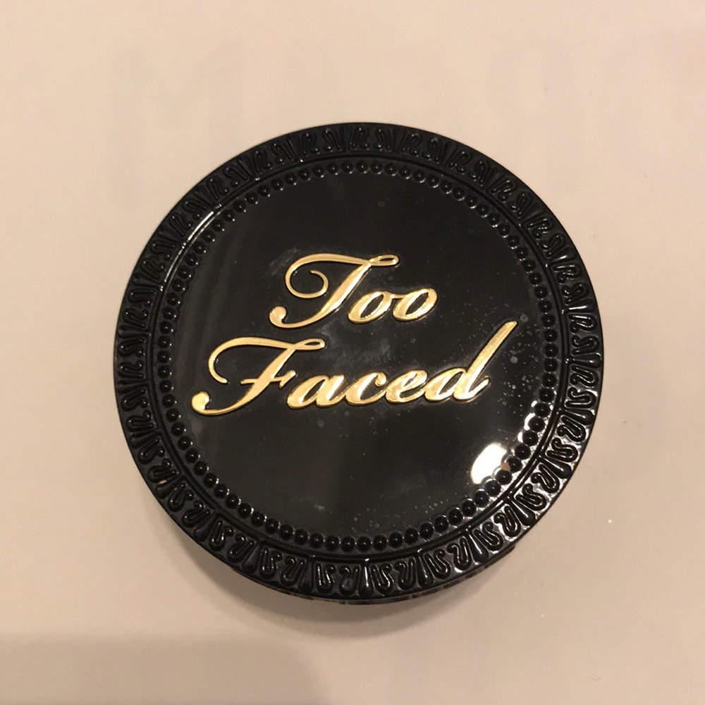 Too Faced Born this Way setting powder